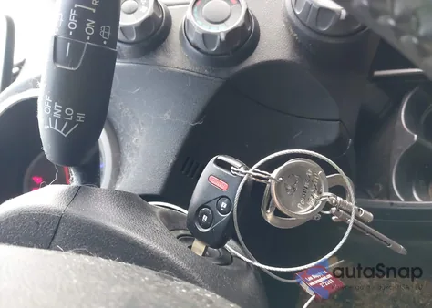 2011 Honda Fit Sport z USA, uszkodzony, nr VIN JHMGE8H53BC026221